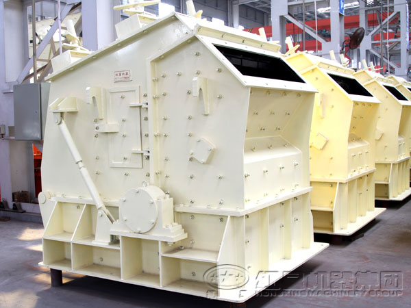  反擊式破碎機廠家生產(chǎn)車間