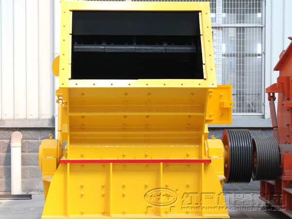 反擊式破碎機(jī)正面