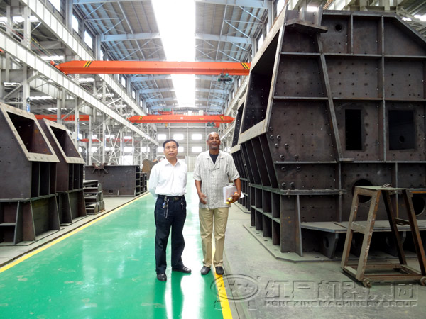 破碎機部件磨損配件服務(wù)