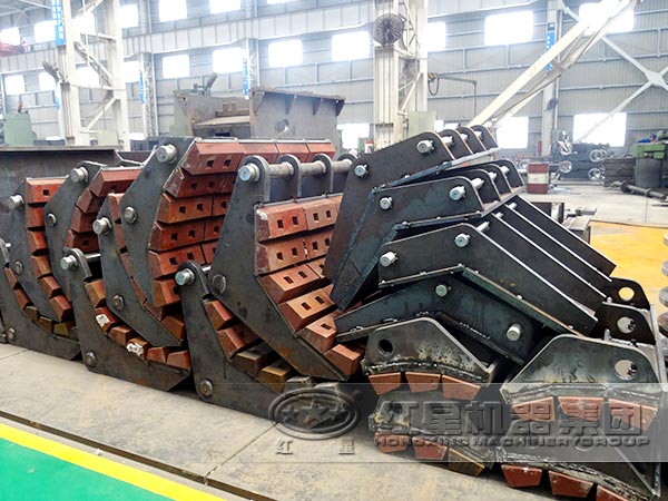 石灰石反擊式破碎機反擊板