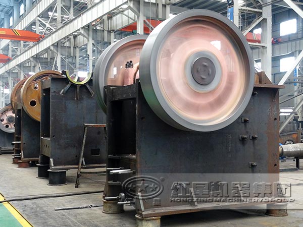 磷礦石破碎機試車