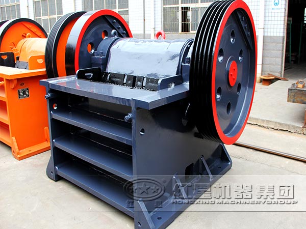 一級(jí)破碎（顎式破碎機(jī)）