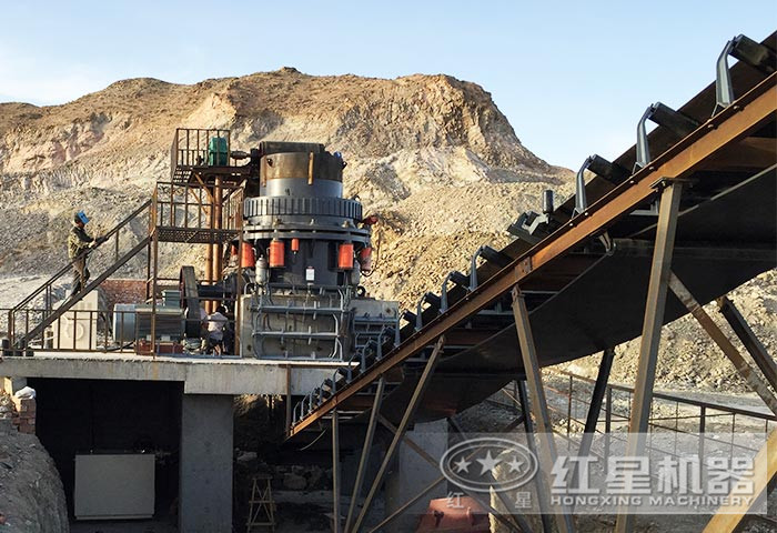 智能的圓錐式破碎機加工現(xiàn)場