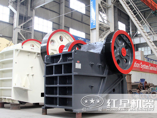 液壓保護(hù)顎式破碎機(jī)