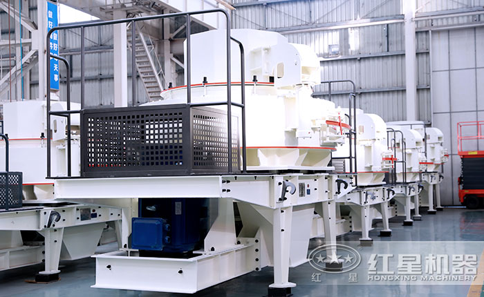 時產(chǎn)200噸磕石打沙機生產(chǎn)車間