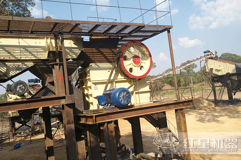 顎式破碎機(jī)生產(chǎn)線現(xiàn)場(chǎng)