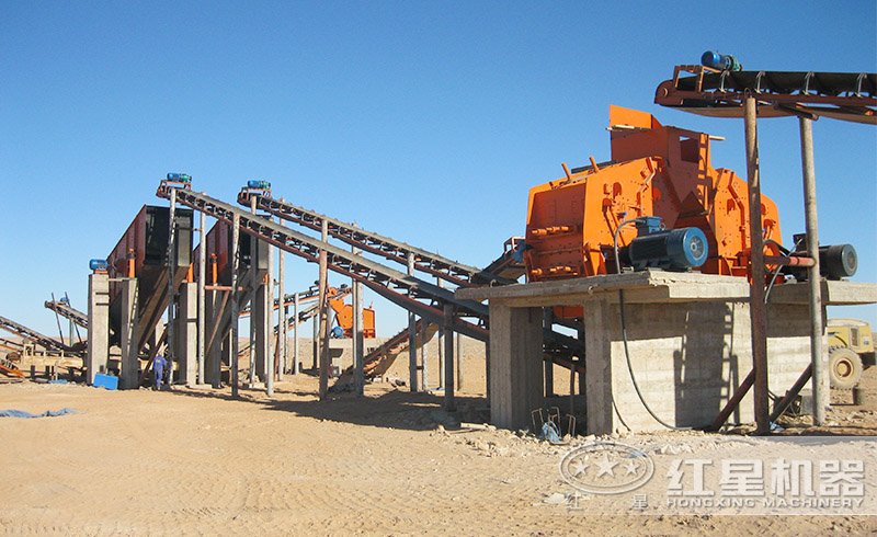 反擊式破碎機(jī)安裝現(xiàn)場(chǎng)