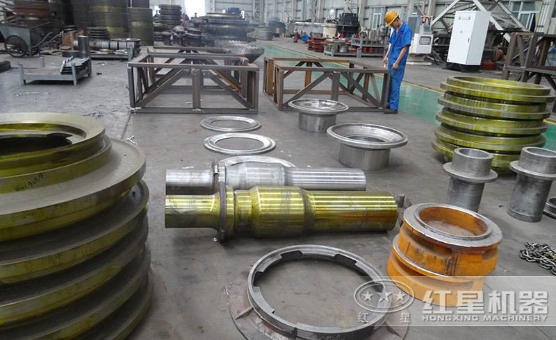 河南紅星圓錐式破碎機生產車間——圓錐式破碎機主要零部件