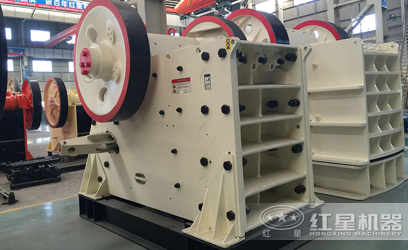 鋁礦石常用破碎設(shè)備——CJ歐版顎式破碎機(jī)近觀圖