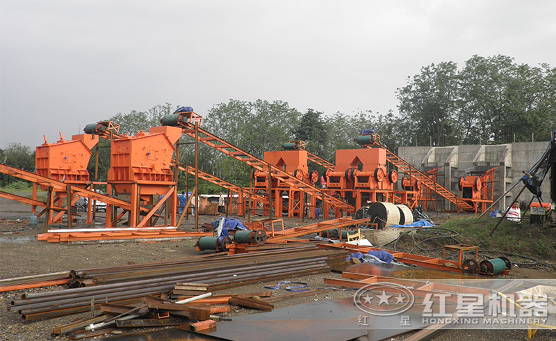 環(huán)保型石子破碎生產(chǎn)線組建現(xiàn)場
