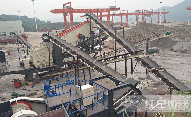 移動式打石機生產(chǎn)線現(xiàn)場