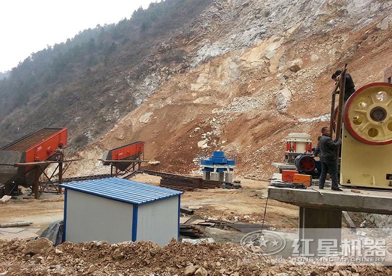 紅星山石制砂生產(chǎn)線現(xiàn)場(chǎng)