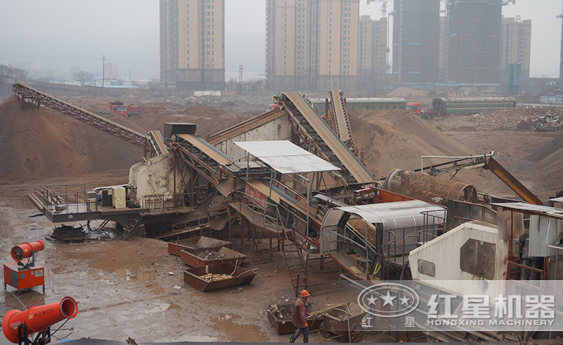 紅星大型建筑垃圾移動碎石現(xiàn)場