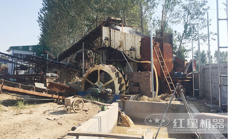 紅星水洗輪式洗砂機(jī)洗砂現(xiàn)場(chǎng)