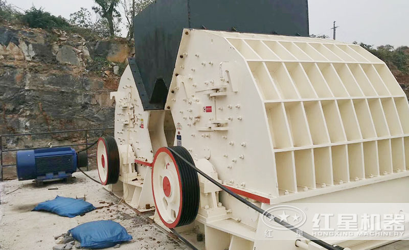紅星錘式破碎機(jī)生產(chǎn)線現(xiàn)場