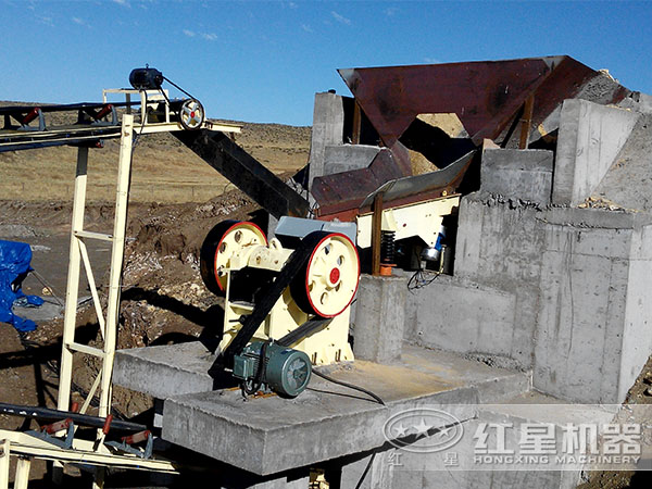 紅星顎式破碎機(jī)生產(chǎn)線現(xiàn)場