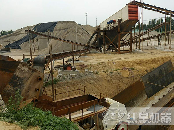 紅星大型錘式破碎機(jī)生產(chǎn)線現(xiàn)場(chǎng)