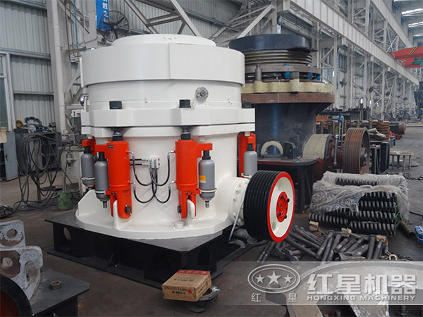 紅星液壓圓錐破碎機鑄造車間