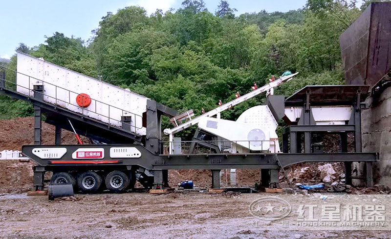 紅星移動(dòng)式錘破機(jī)碎石現(xiàn)場(chǎng)