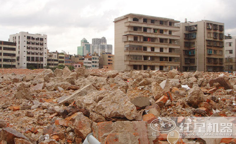 建筑垃圾堆積成災，合理利用方可變廢為寶