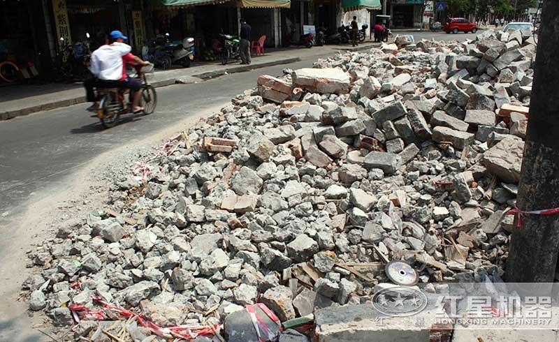 我國(guó)每年建筑垃圾產(chǎn)量巨大，大有圍城之勢(shì)