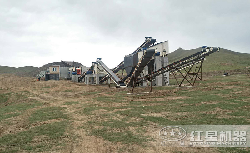 紅星顎式破碎機(jī)碎石現(xiàn)場