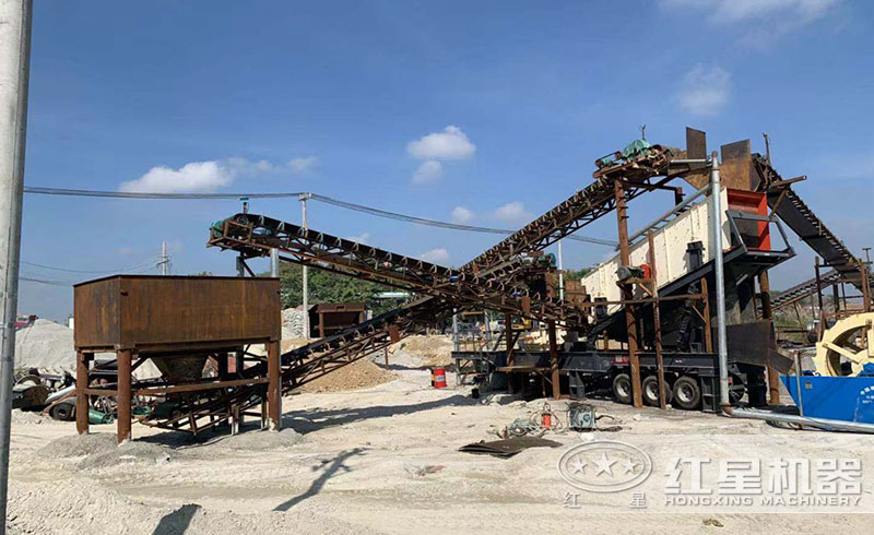 場(chǎng)地需要時(shí)常轉(zhuǎn)換，頻繁基建過于麻煩，移動(dòng)式打砂機(jī)為您開創(chuàng)流動(dòng)打沙新時(shí)代