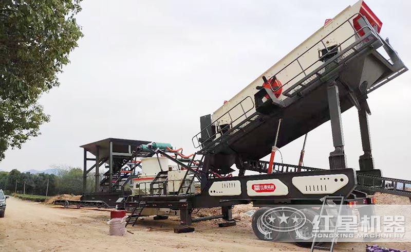 紅星移動(dòng)式鵝卵石粉碎機(jī)