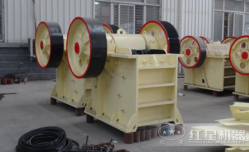 紅星鄂式破碎機(jī)多款機(jī)型，現(xiàn)貨供應(yīng)
