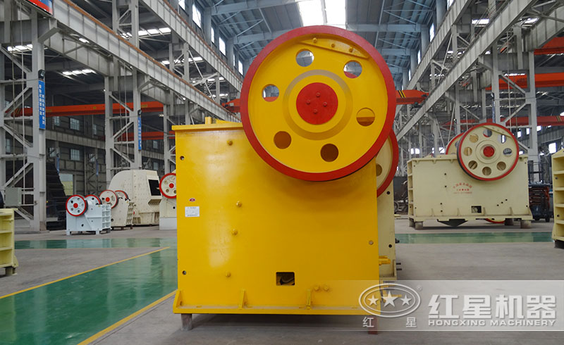 紅星生產(chǎn)200噸的顎式破碎機