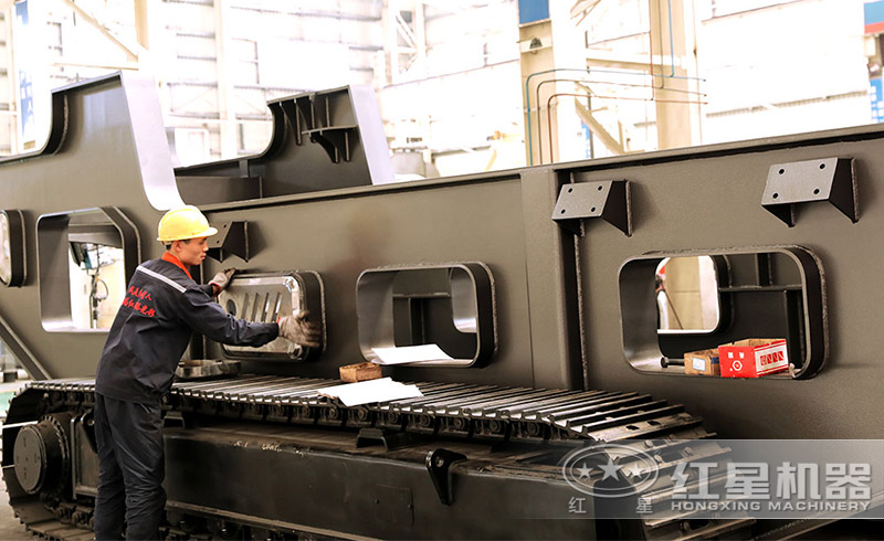 50-650噸/小時的履帶式流動石頭破碎機(jī)，液壓驅(qū)動，智能化程度更高