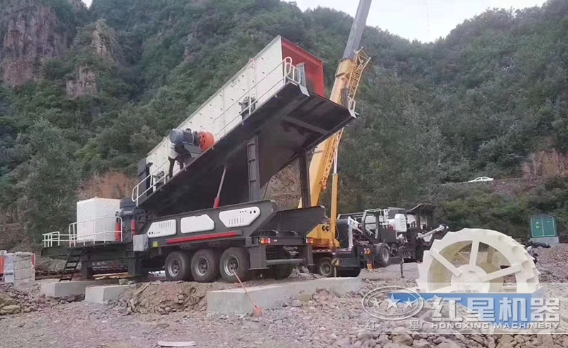 移動(dòng)式混凝土碎石生產(chǎn)線現(xiàn)場