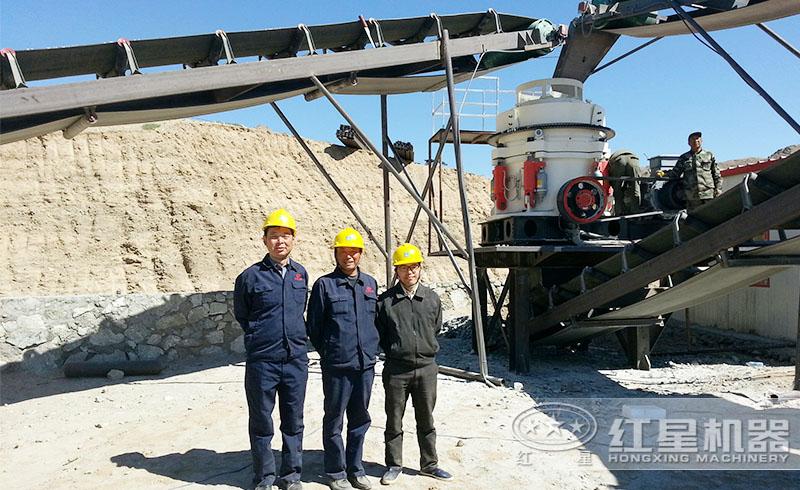 紅星技術(shù)人員深入用戶現(xiàn)場(chǎng)進(jìn)行技術(shù)指導(dǎo)