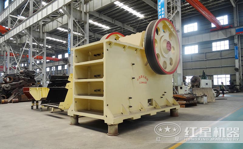 紅星PE鄂破機(jī)結(jié)構(gòu)簡單，運(yùn)行可靠，石料粗碎利器