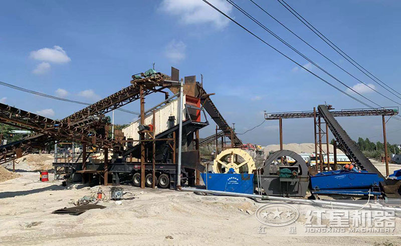 紅星用戶移動(dòng)式人工打沙生產(chǎn)線現(xiàn)場(chǎng)