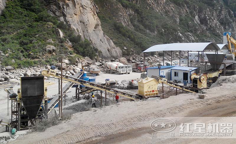 湖南用戶的山石打沙生產(chǎn)線：顎破+反擊破+制砂機