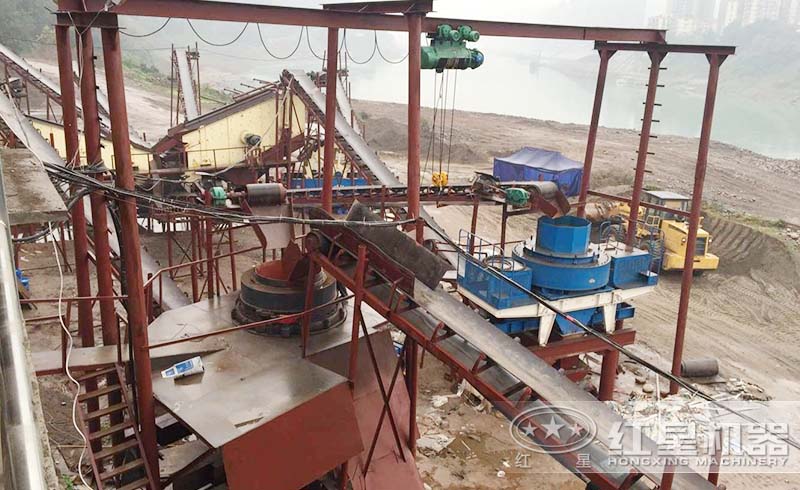 湖北用戶的鵝卵石打沙生產(chǎn)線：顎破+圓錐+制砂機