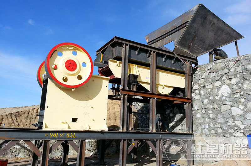 破碎生產(chǎn)線粗破設(shè)備-顎式破碎機(jī)