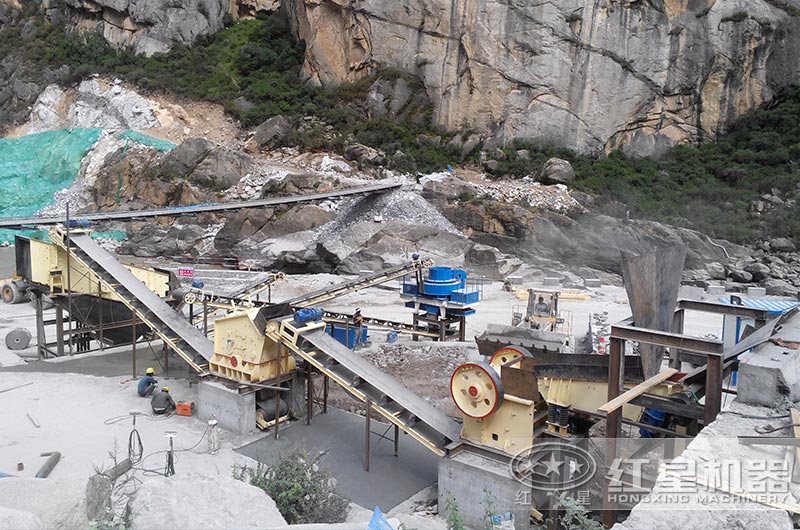碎石生產(chǎn)現(xiàn)場(chǎng)實(shí)拍