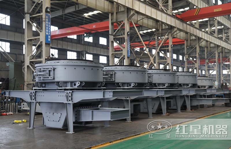 紅星破碎機生產(chǎn)車間