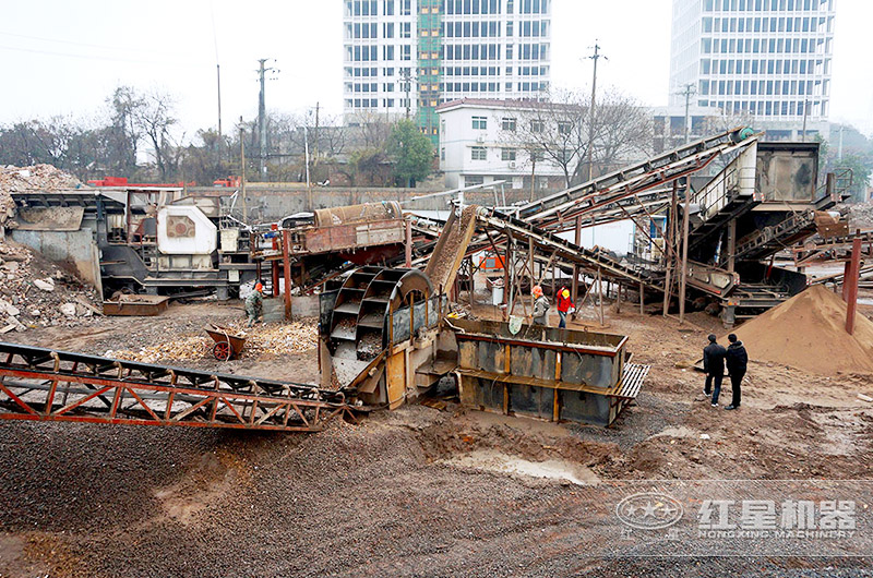 混凝土移動破碎生產(chǎn)線現(xiàn)場