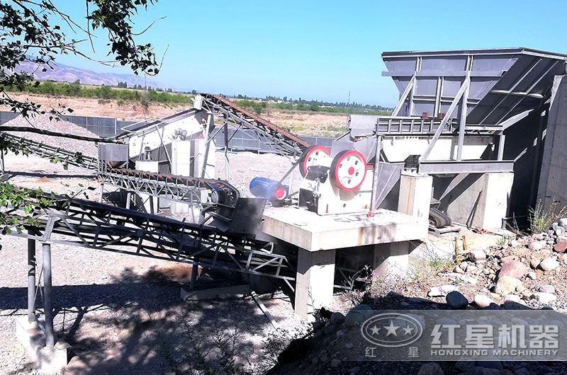 巖石破碎機生產現(xiàn)場